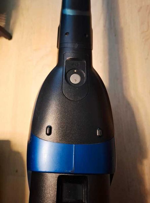 Odkurzacz pionowy Philips 8000 XC8049/01