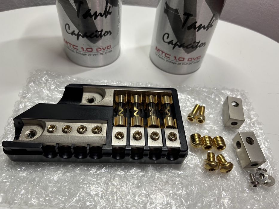 Audison Conection SFD 41C. Zasilanie CarAudio 60A Produkt Top.