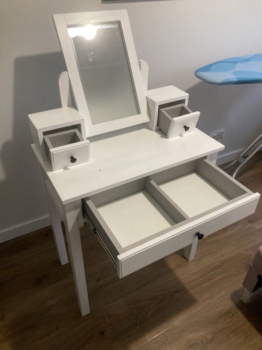 Toaletka biała lite drewno