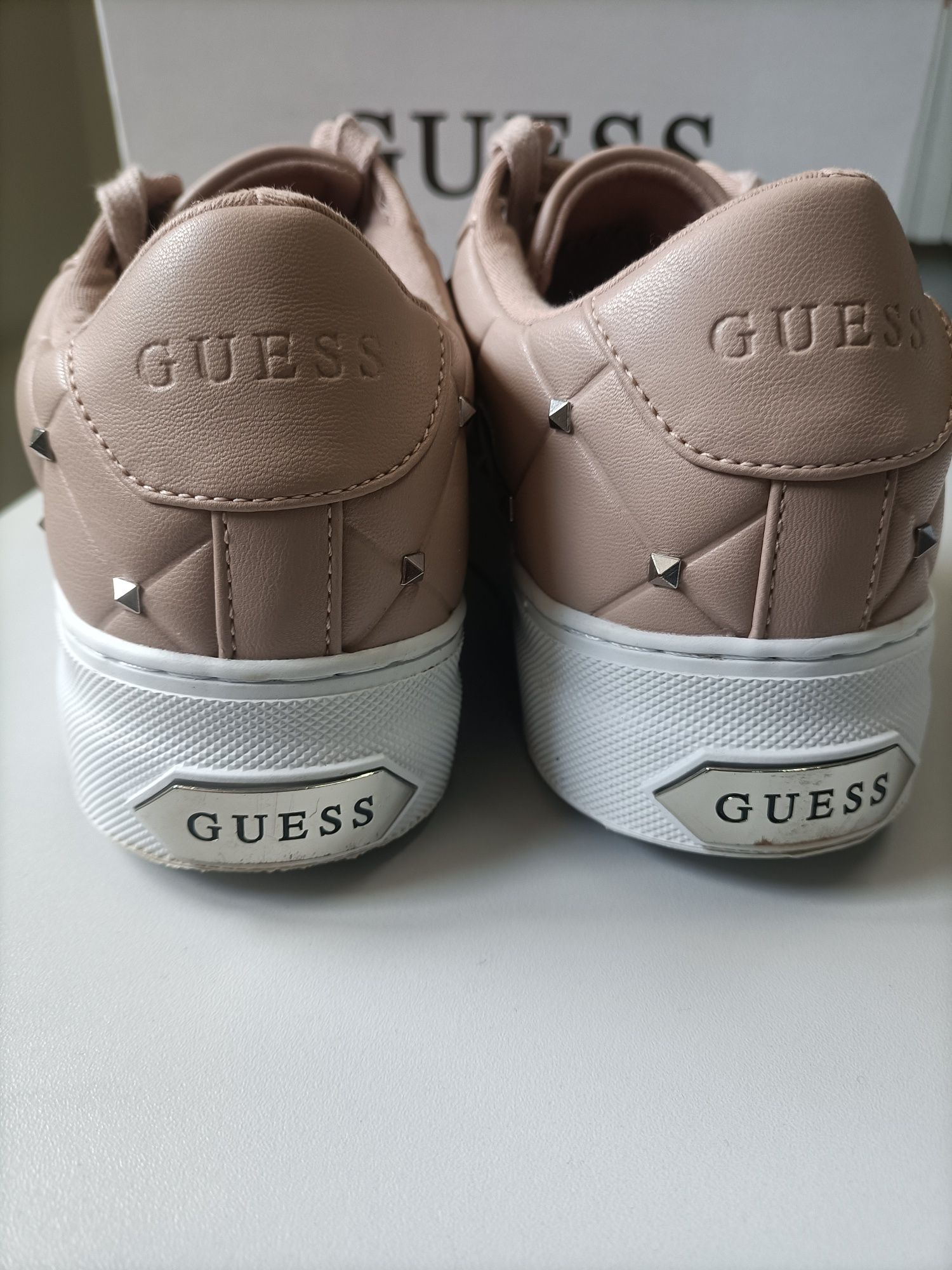 Adidasy Guess 39