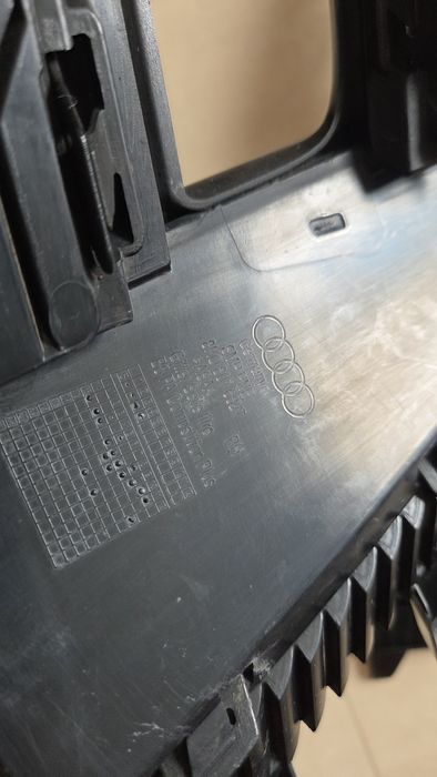 Kratki zderzaka A4 B8 Sport Plus lift Competition Quattro Atrapy grill