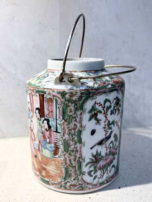Fantástico antigo bule de chá chinês “Familia Rosa” esmaltado à mão