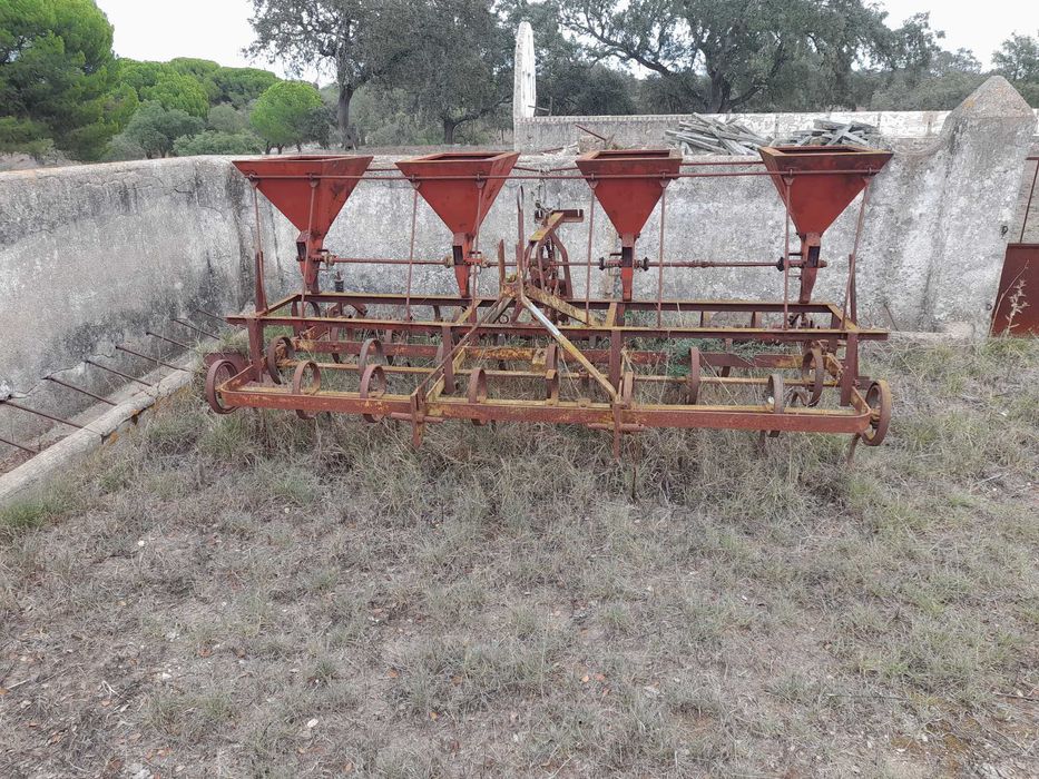 Vibrocultivador de molas