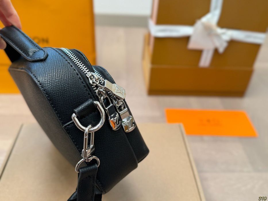 Сумка Louis Vuitton мужская унисекс черная через плечо барсетка