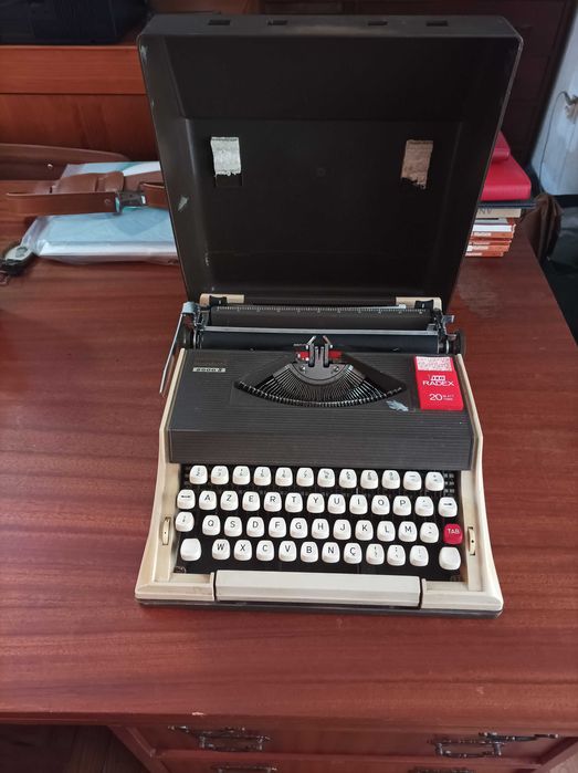 Máquina de Escrever Messa 2000 S