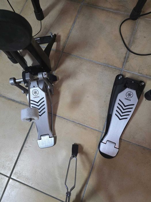 Yamaha Dtx452K e banco Pearl como nova