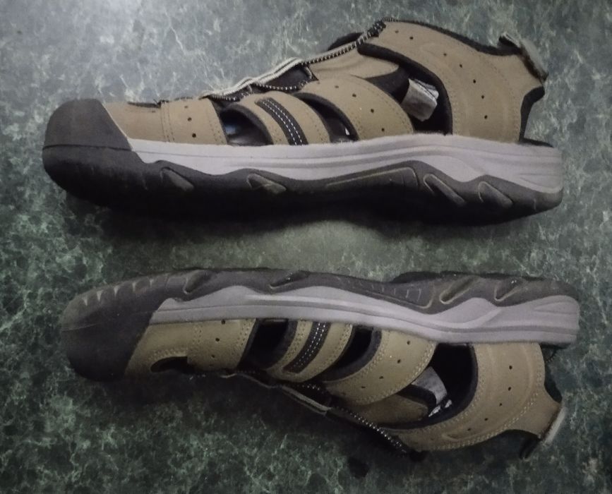 Сандалі чоловічі