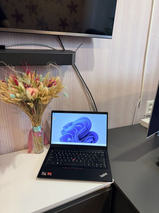 Ноутбук Потужний Lenovo Ryzen 5+ssd m2 1 tb+16ddr+Vega 6 AMD 4gb