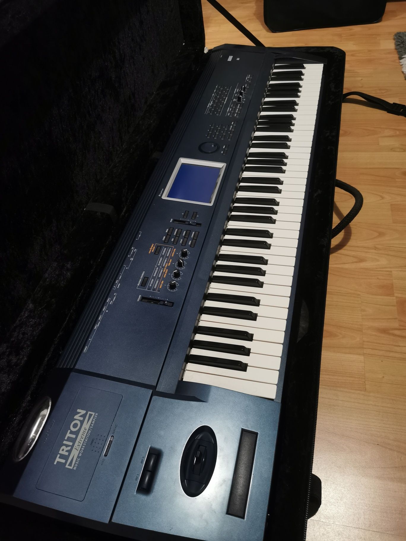 Syntezator Korg Triton Extreme 76 bdb Romanowicz 96RAM