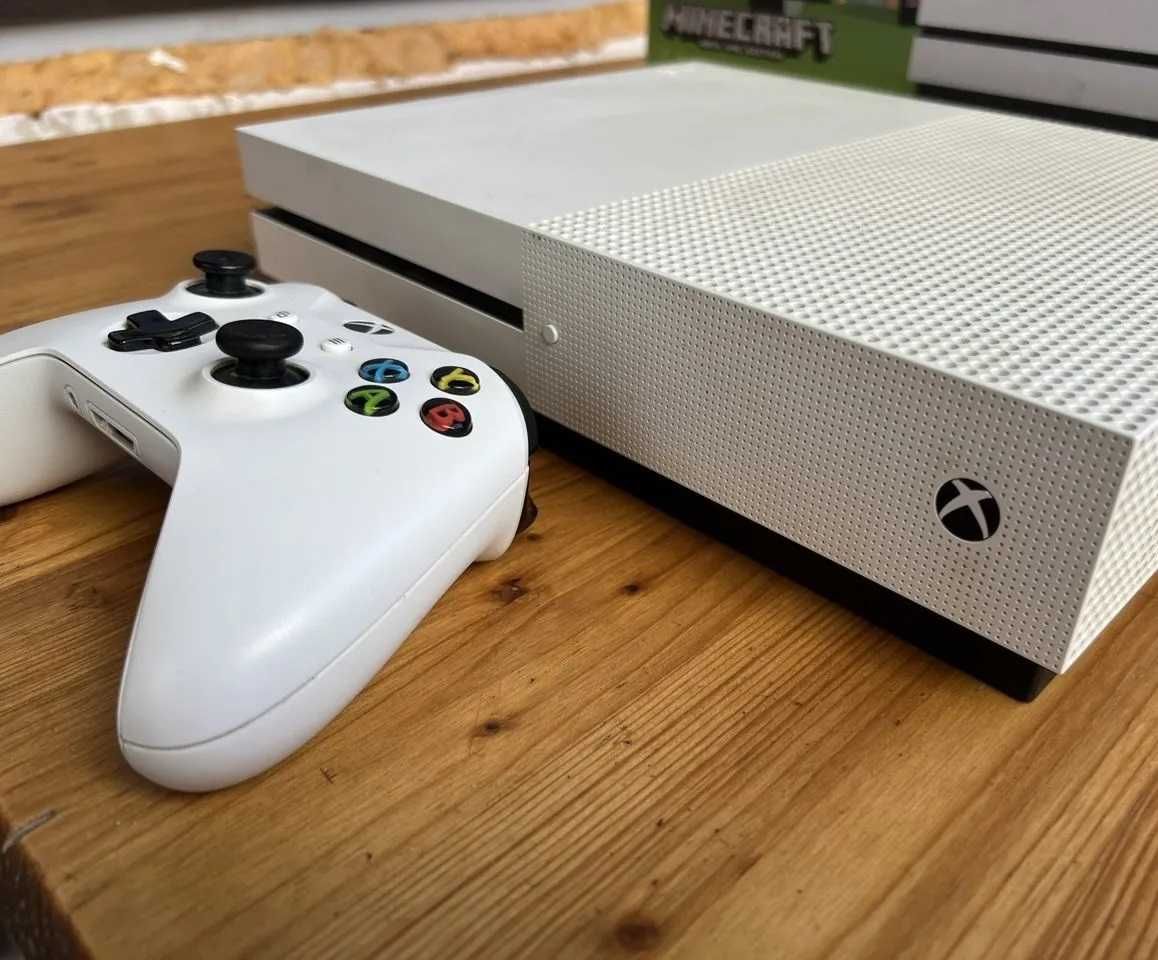 Xbox One S 500 + Game Pass - Ідеальне Рішення для Ігрових Ентузіастів!