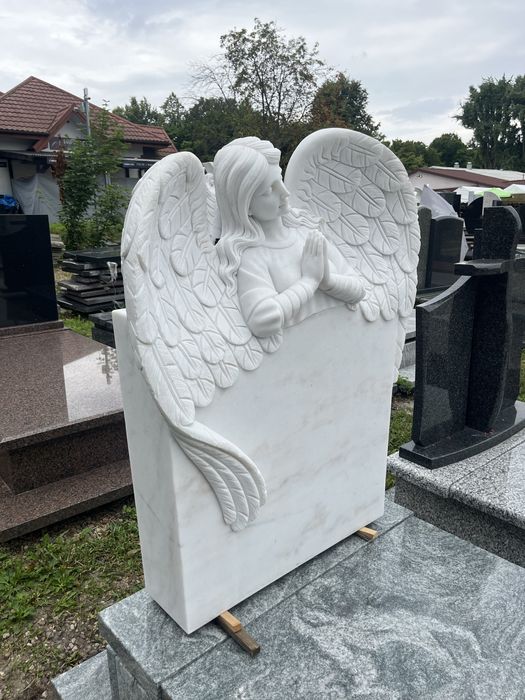 Sprzedaż, montaż - nagrobi, pomniki. Układanie kostki,kucie liter