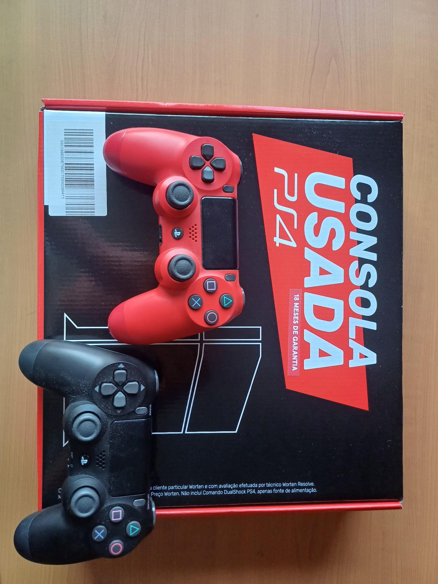 Playstation 4 sim + 2 comandos + 5 jogos