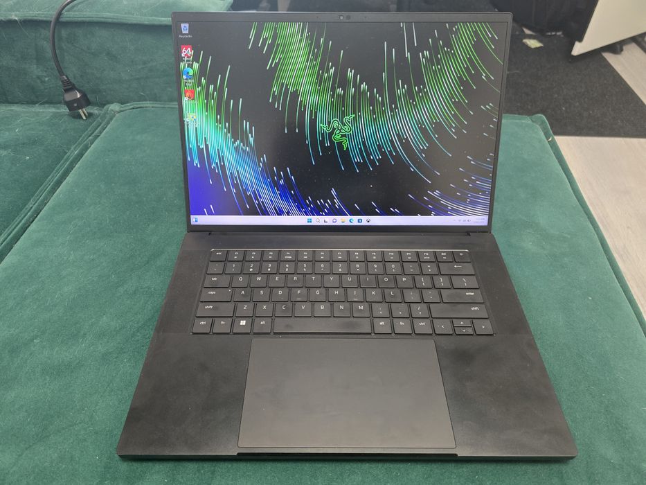 Razer Blade 16 I9 13950HX/RTX 4090 RAM 32GB SSD 1TB Mini-LED 4K