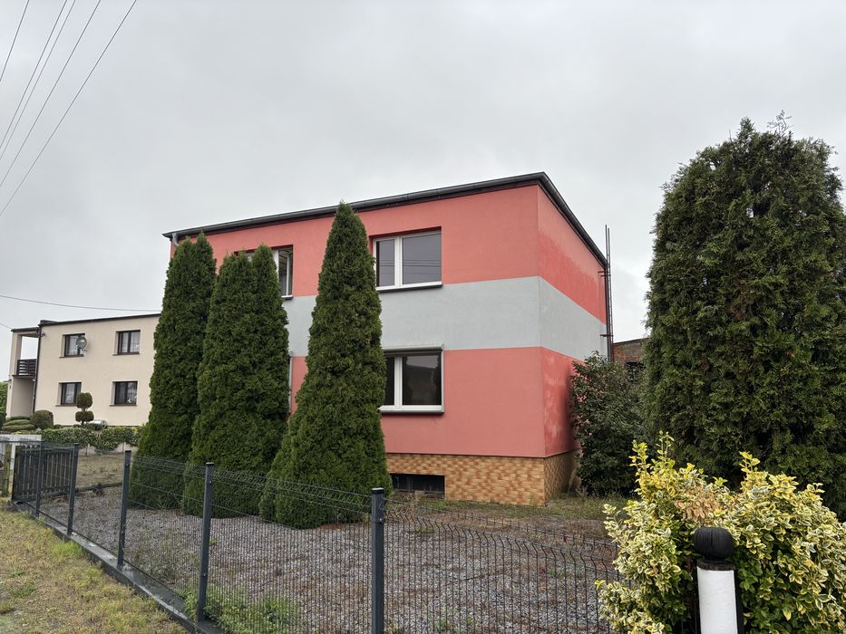 Dom z potencjalem 195m, dzialka 15.7 ar, pomieszczenia gospodarcze.
