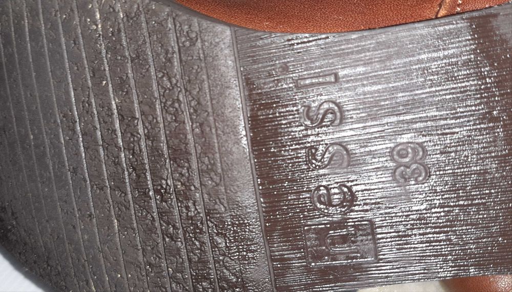 Skórzane kozaki NESSI roz. 39