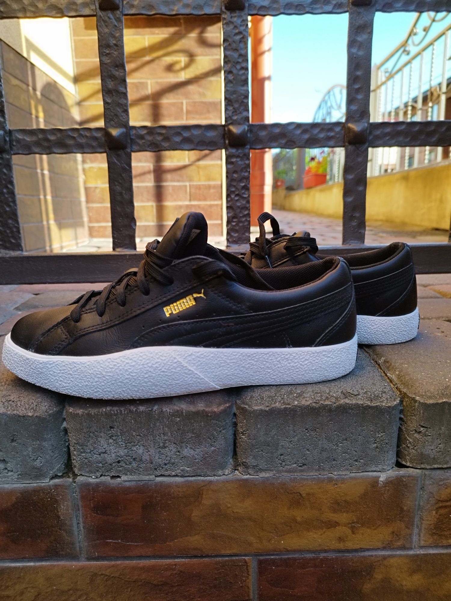 Кросівки жіночі Puma Love