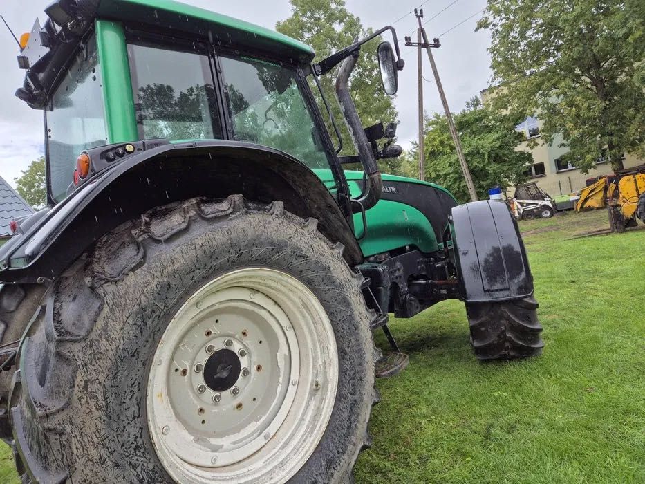 Ciągnik VALTRA T151