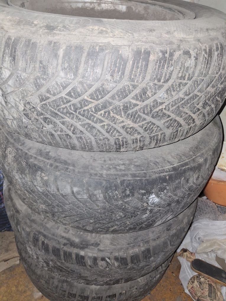 Продам зимню резину
