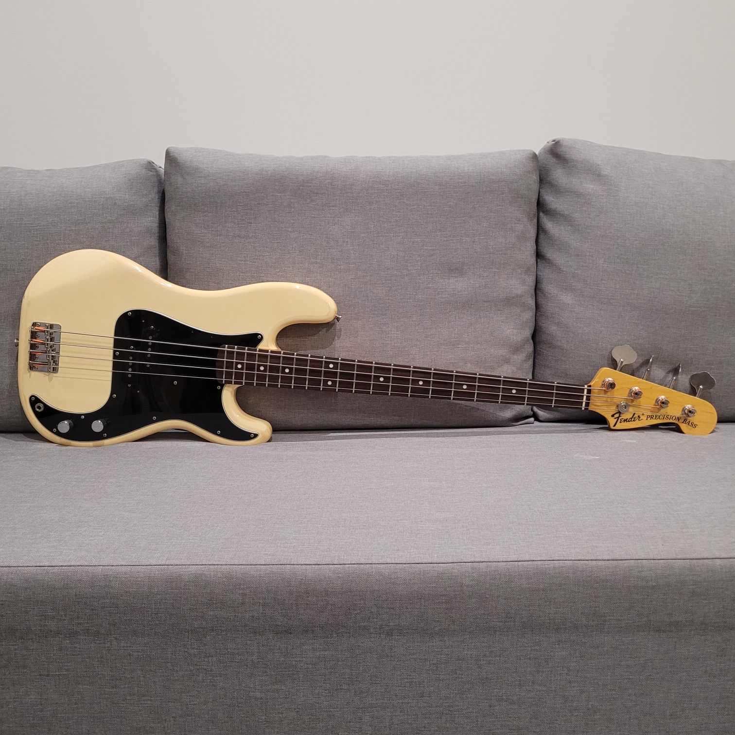 Fender Precision Bass Japan 70 Reissue