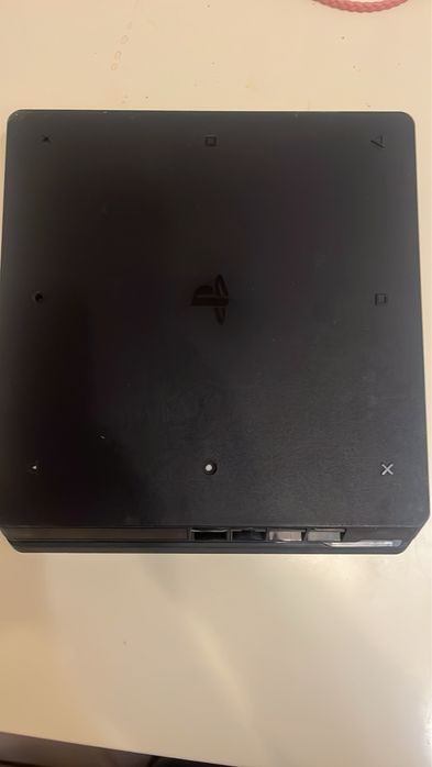 PlayStation 4 slim 1tb