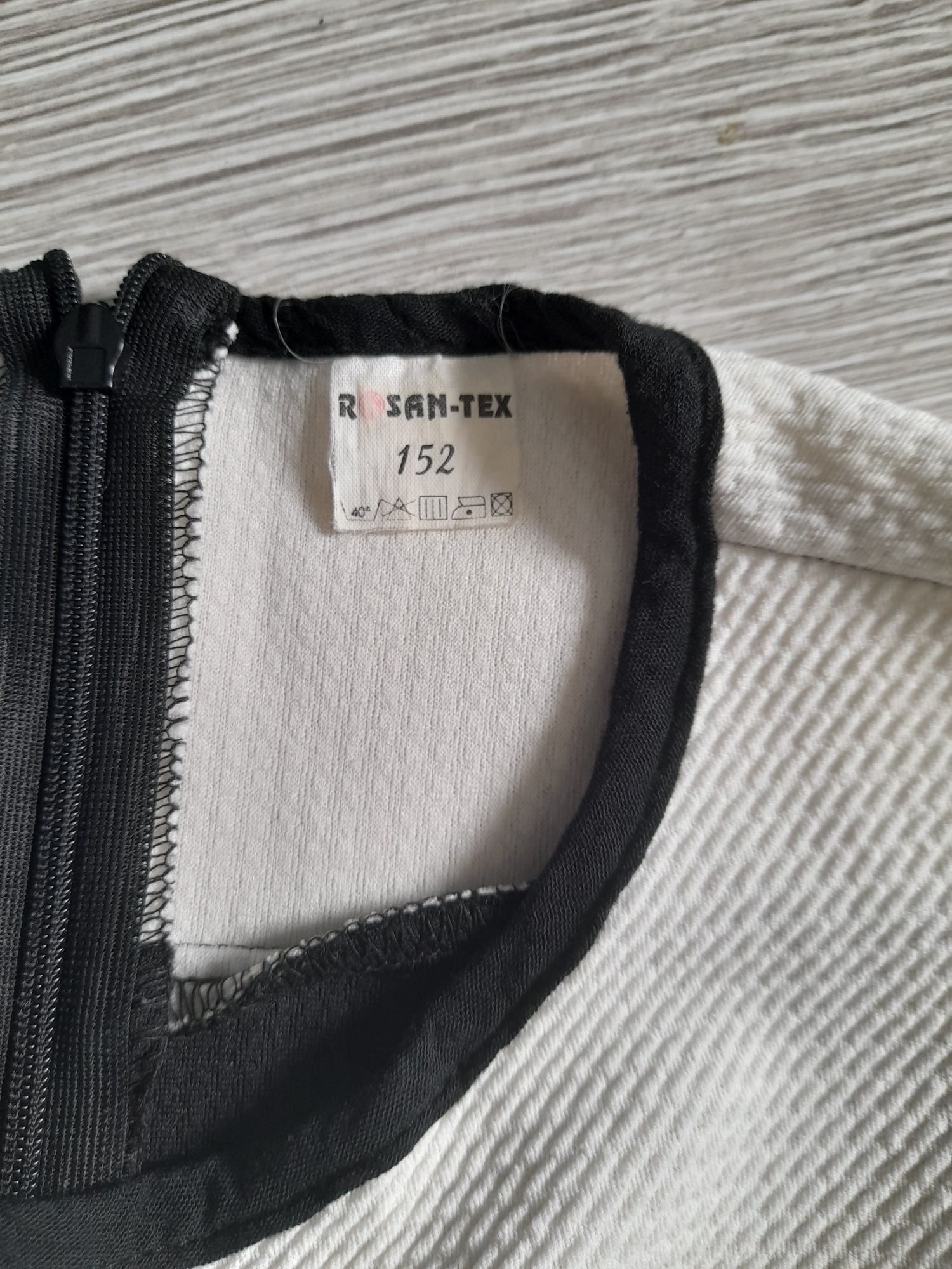 Sukienka dziewczęca w rozm 152