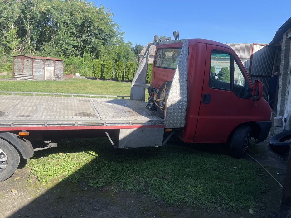 Auto laweta pomoc drogowa