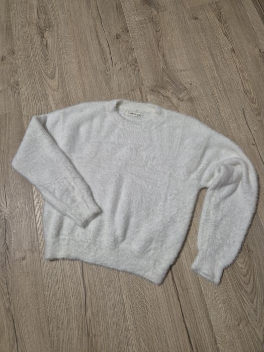 Biały sweterek rozm. 140