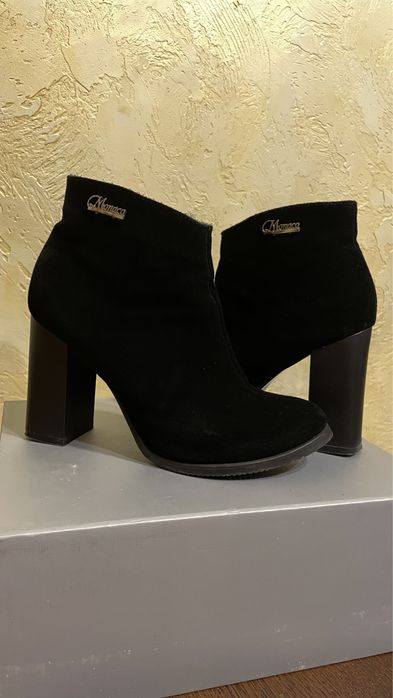 Ботики ботінки черевики ботильйони сапожки