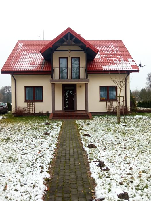 Wynajmę dom piętrowy nad rzeką Rawką