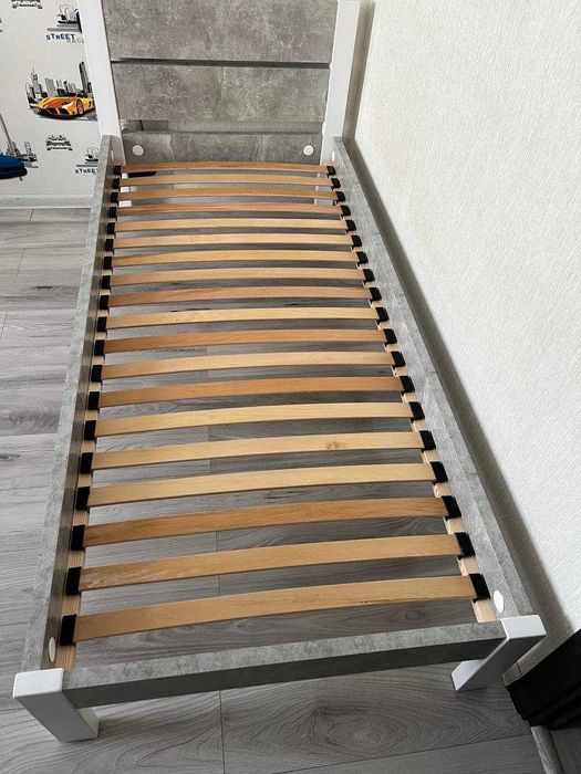 Ліжко односпальне. В наявності 2 шт.