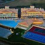 Férias condominio fechado com piscina e campo de jogos