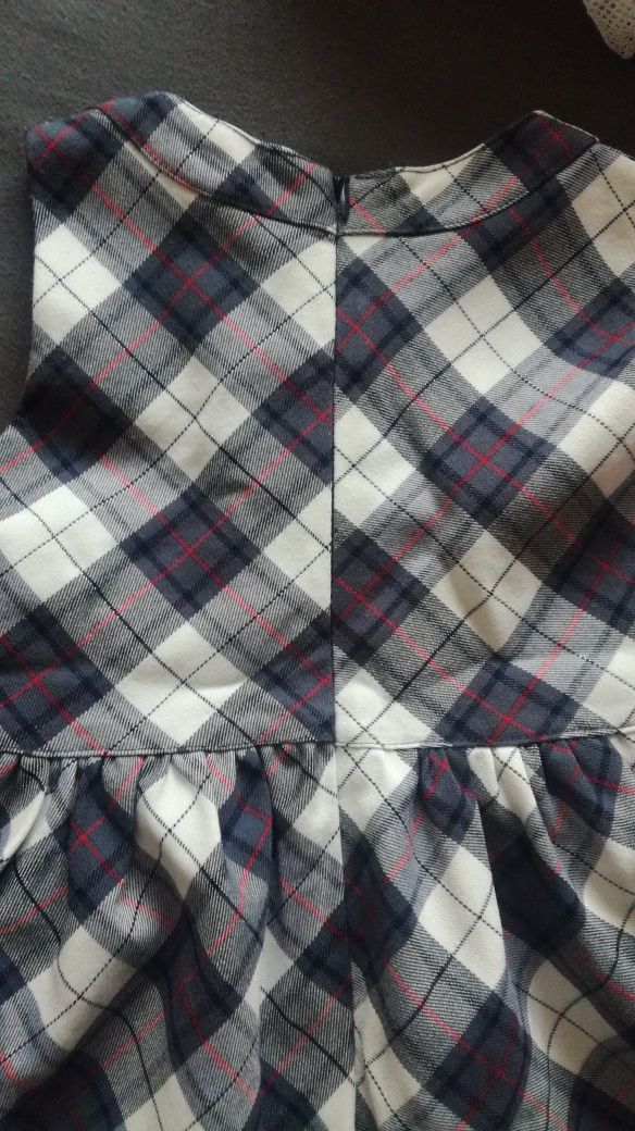 Elegancka Sukieneczka  rozm. 98