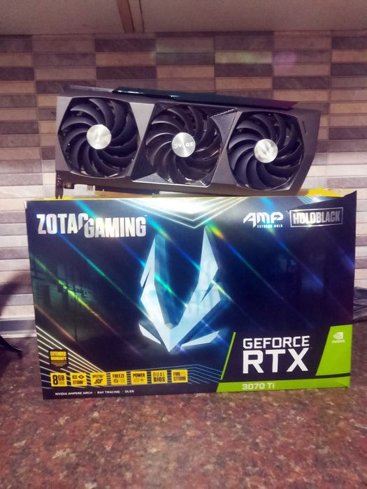 Placa grafica ZOTAC GAMING GeForce RTX 3070 Ti AMP Extreme Holo