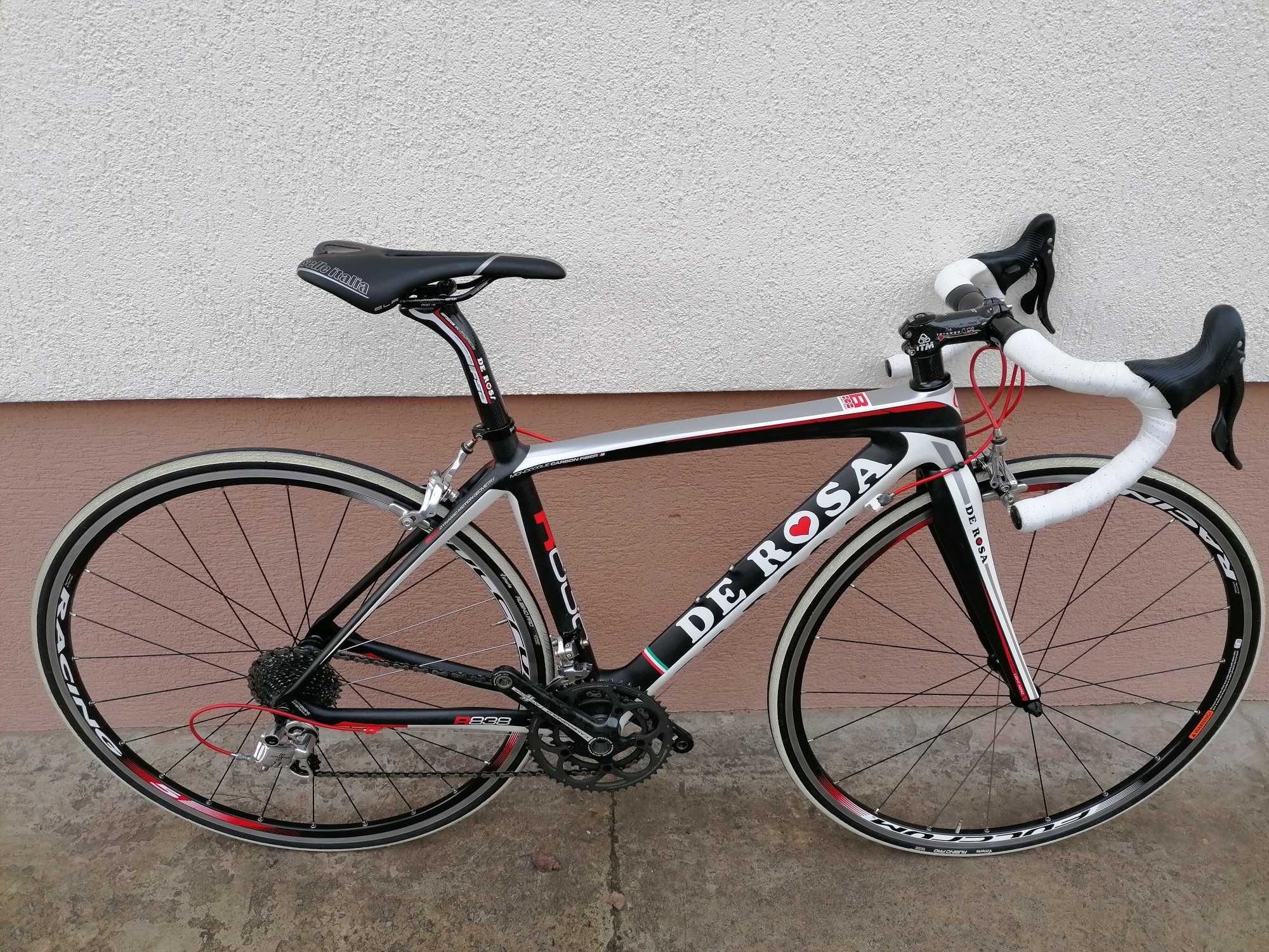 WYPRZEDAŻ - rower szosowy De Rosa, full carbon, Athena 11s