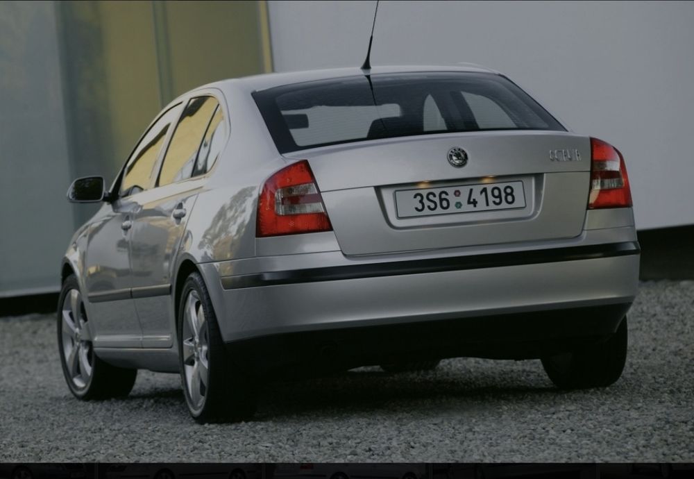 Запчастини, бампер Шкода А5.