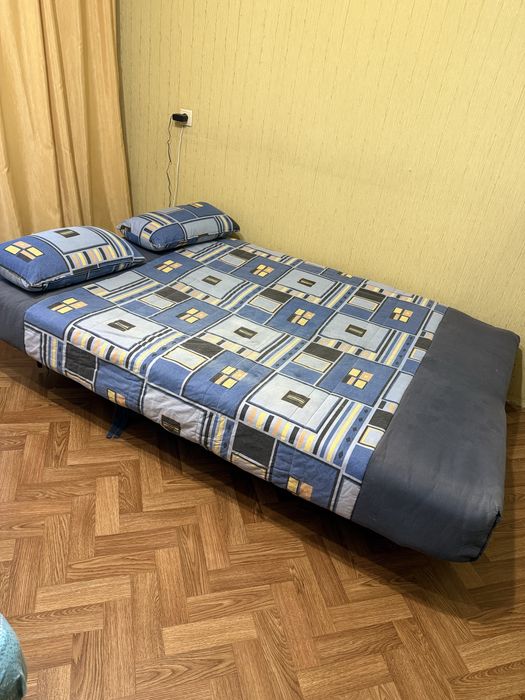 Продам диван на ламелях