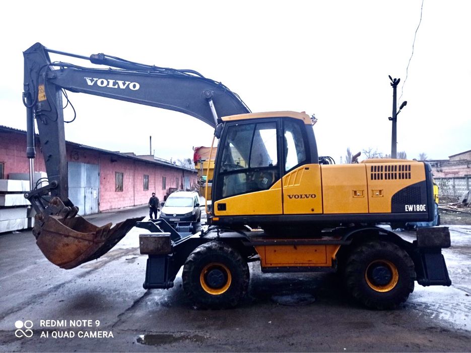 Продам Вольво 180