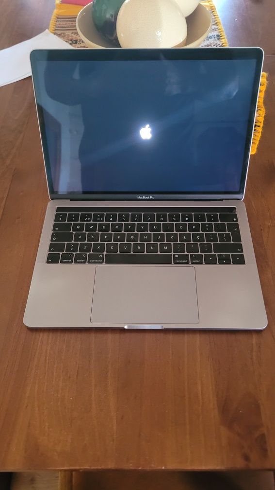 Macbook pro 13" i5 / 16gb ram / 512Gb SSD
