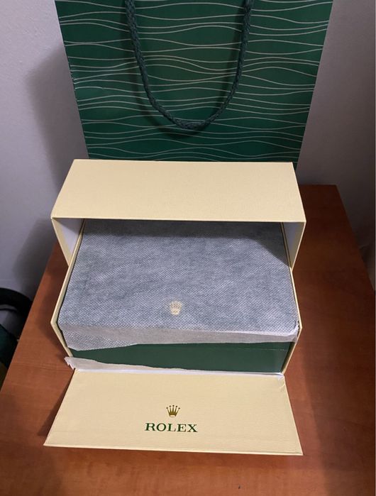 Rolex Day-Date 41mm Full Gold *NOVO*