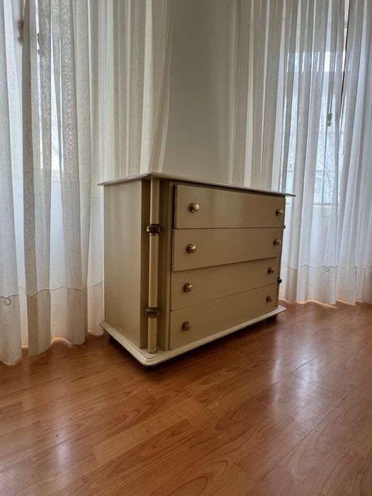 Comoda perola vintage