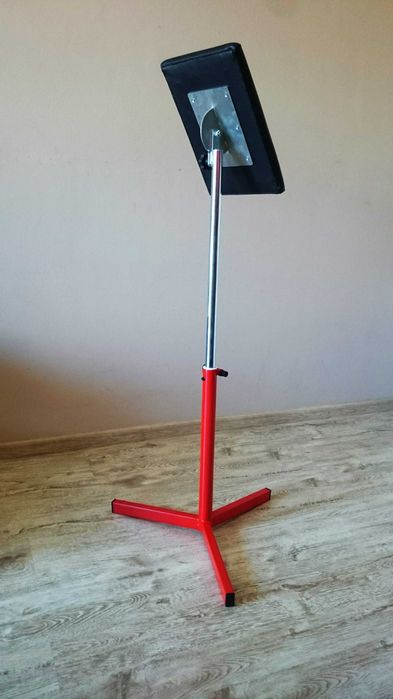 Stabilny Podłokietnik do tatuażu CZERWONY z większą poduszką 20x30 cm