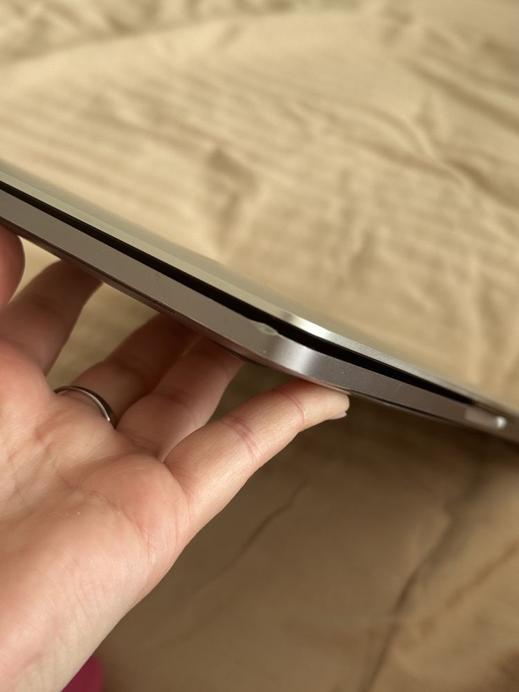 Macbook А1706 на запчясти