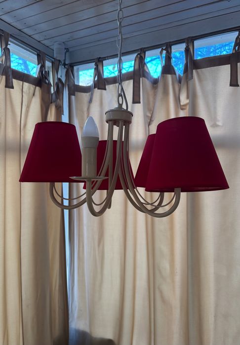 Люстра классическая с абажурами