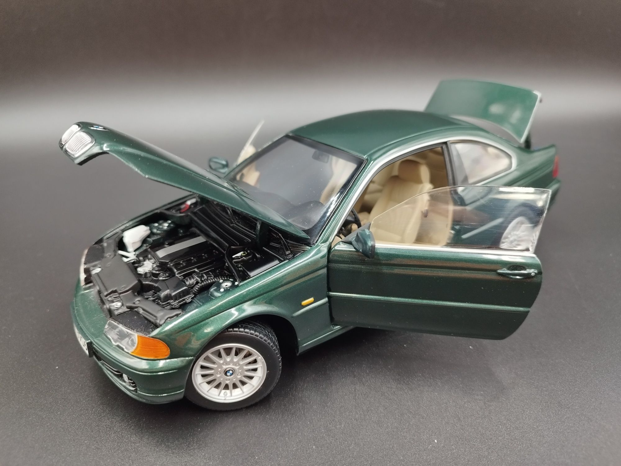 1:18 Kyosho BMW E46 328 Ci model