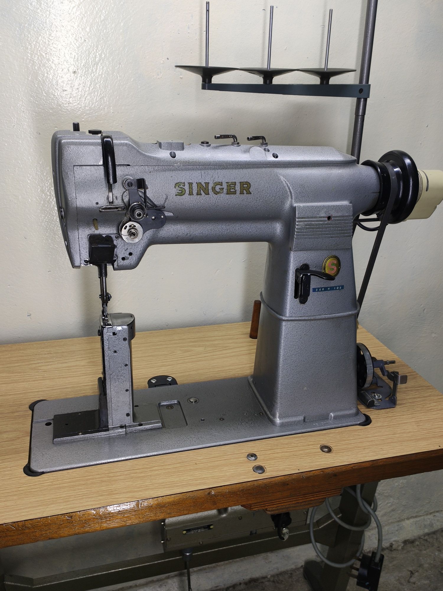 Singer 268 G 102 колонковая швейная машина унисонная