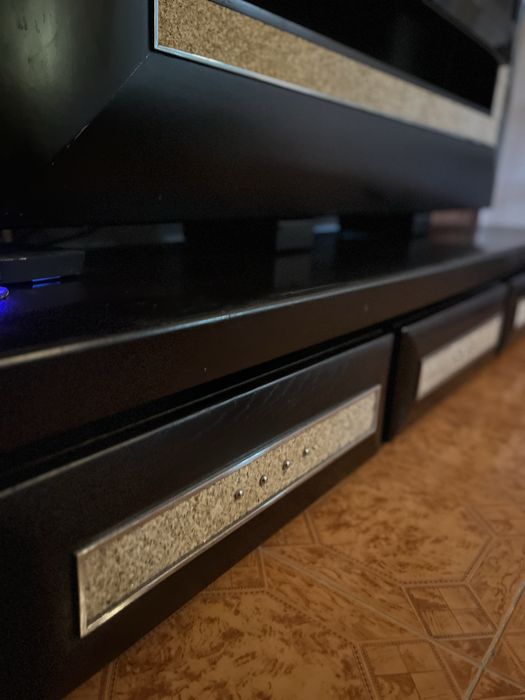 Movel de Tv, com arrumação