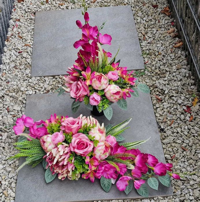 Komplet kompozycji kwiatowych na grób cmentarz STROIK + BUKIET Z611