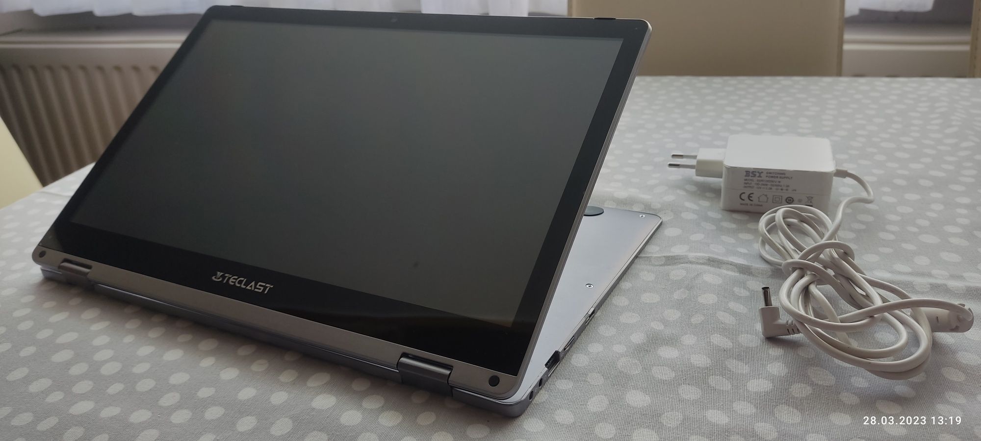 Laptop - Tablet TECLAST F6 PLUS -Dotykowy ekran