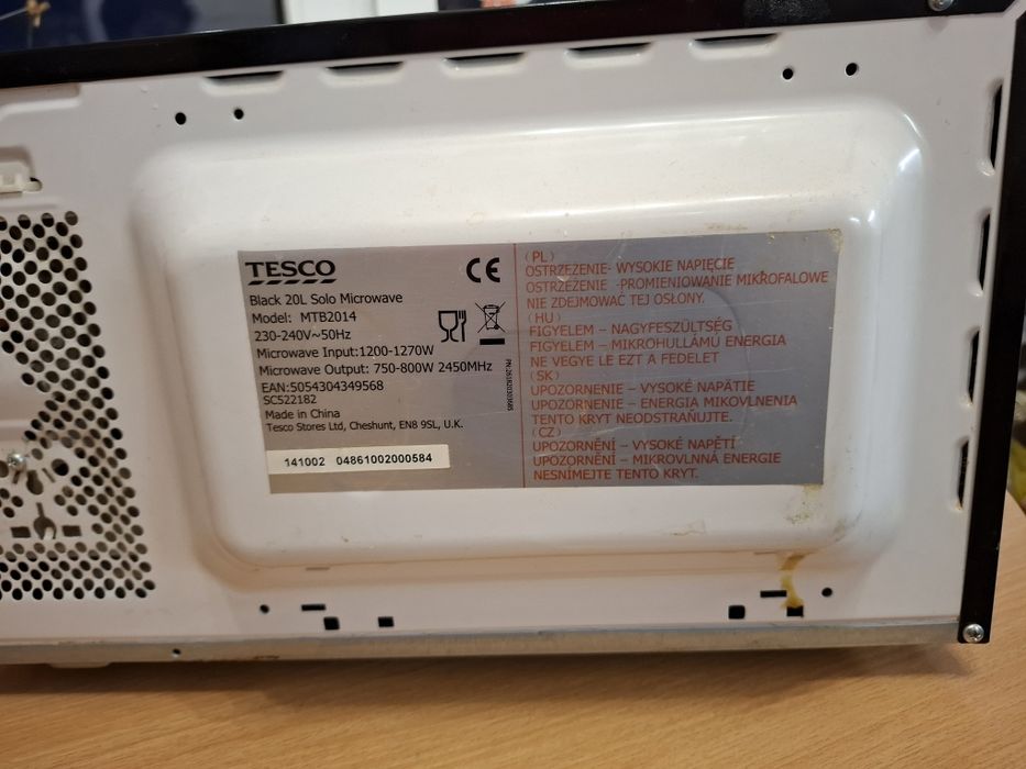 Mikrofala  z logo TESCO 40 zl