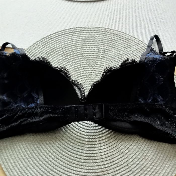 Biustonosz bez fiszbin Intimissimi 80B